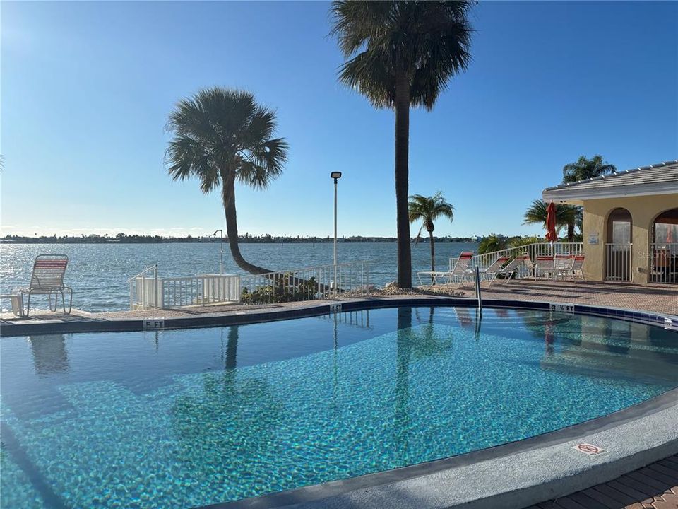 For Rent: $1,775 (1 beds, 1 baths, 810 Square Feet)