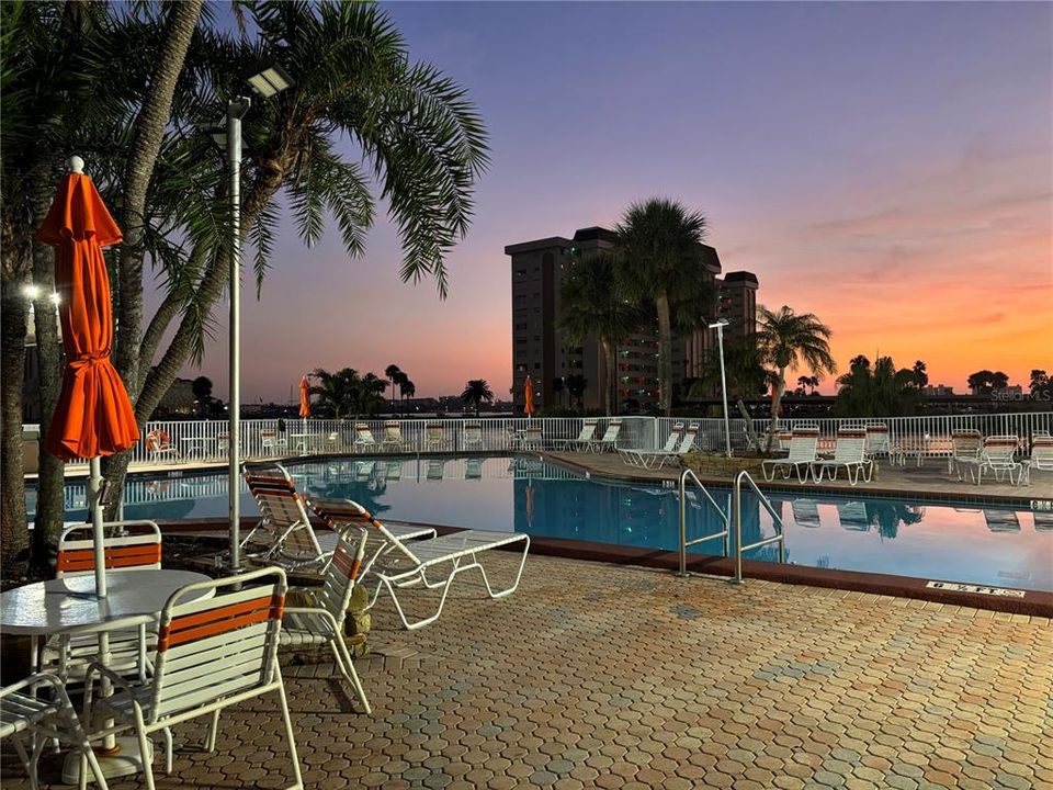 出租: $1,850 (1 贝兹, 1 浴室, 810 平方英尺)