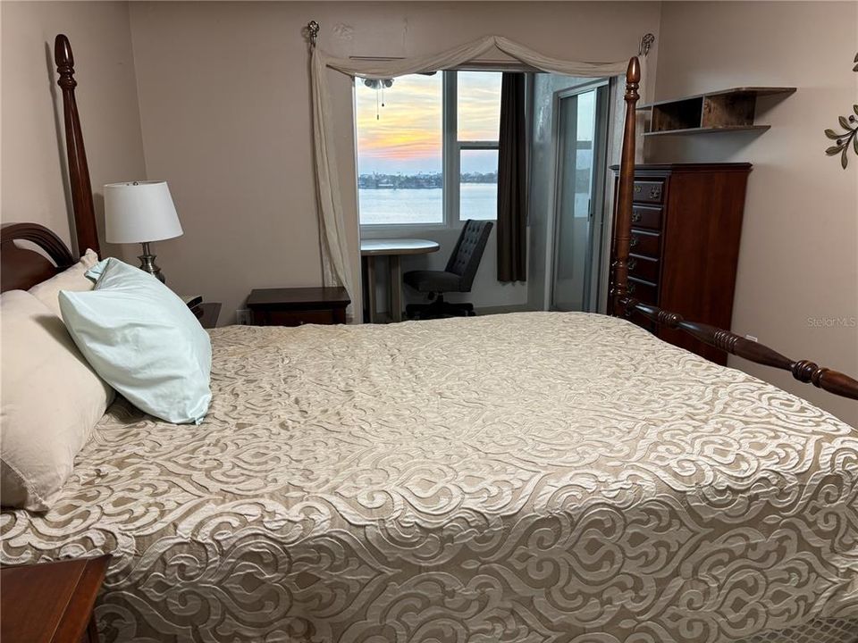 出租: $1,850 (1 贝兹, 1 浴室, 810 平方英尺)