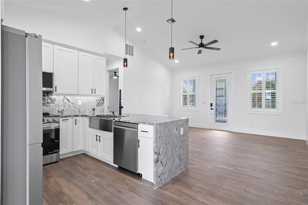 For Sale: $369,000 (3 beds, 2 baths, 1248 Square Feet)