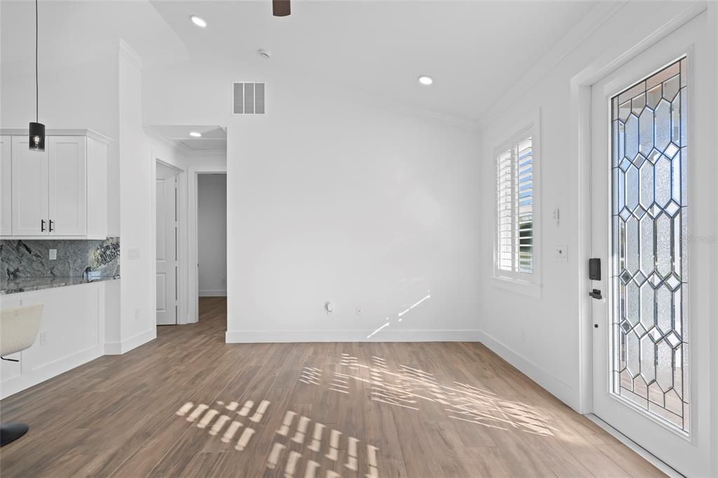 For Sale: $369,000 (3 beds, 2 baths, 1248 Square Feet)