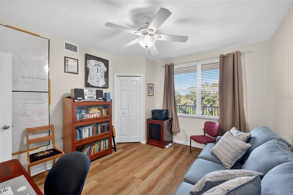 For Sale: $324,990 (2 beds, 2 baths, 1324 Square Feet)