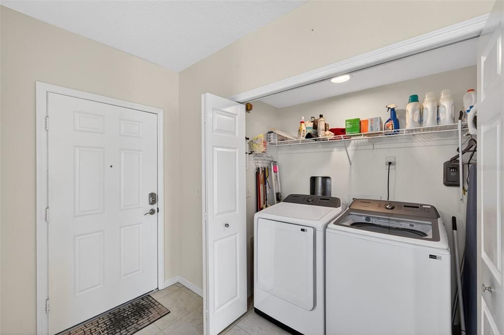 For Sale: $324,990 (2 beds, 2 baths, 1324 Square Feet)