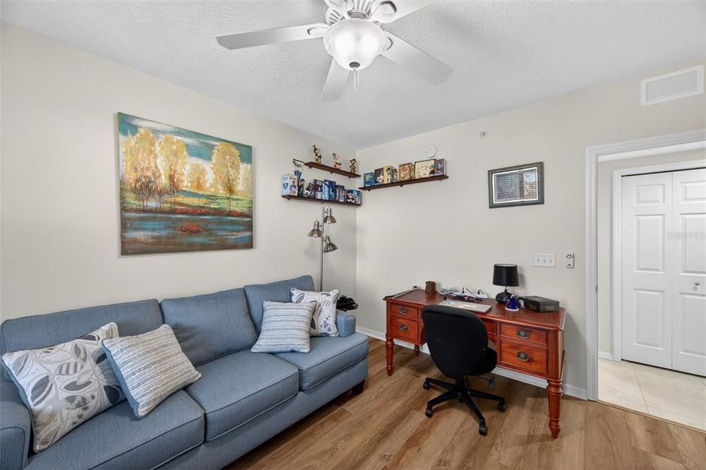 For Sale: $324,990 (2 beds, 2 baths, 1324 Square Feet)