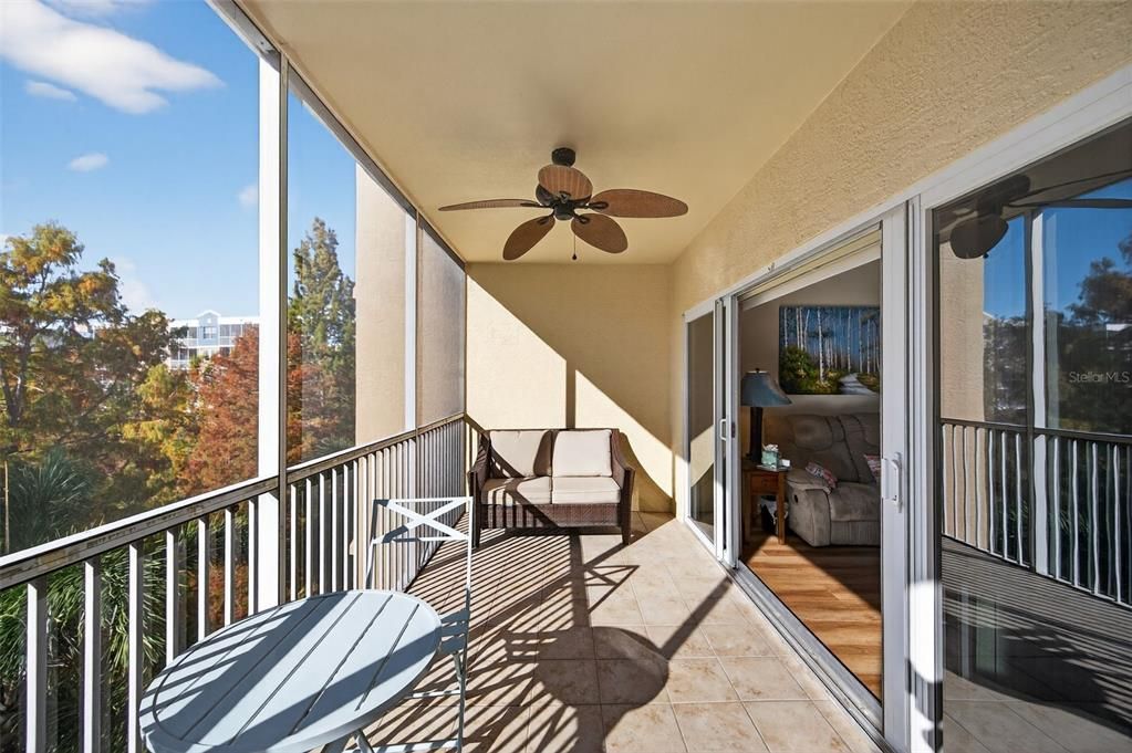 For Sale: $324,990 (2 beds, 2 baths, 1324 Square Feet)