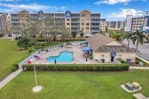 For Sale: $324,990 (2 beds, 2 baths, 1324 Square Feet)