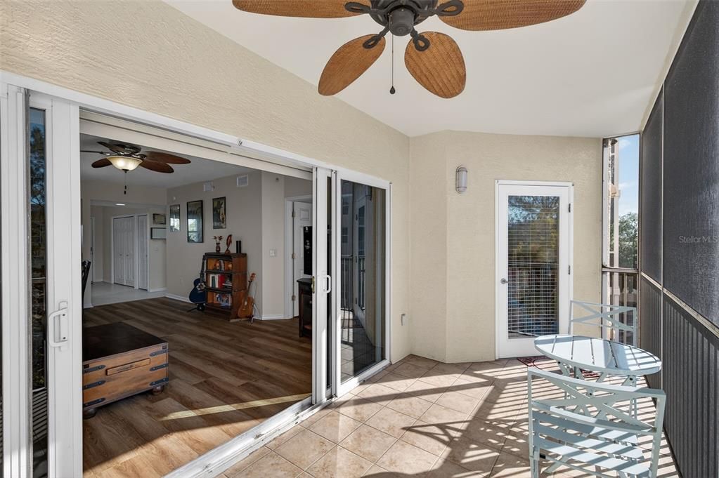 For Sale: $324,990 (2 beds, 2 baths, 1324 Square Feet)