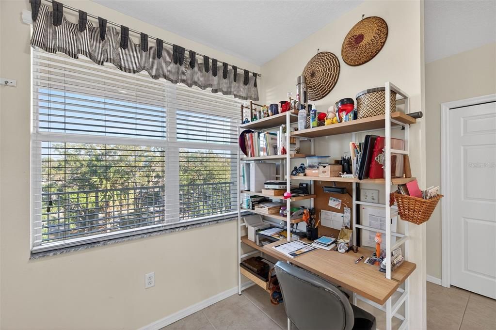 For Sale: $324,990 (2 beds, 2 baths, 1324 Square Feet)