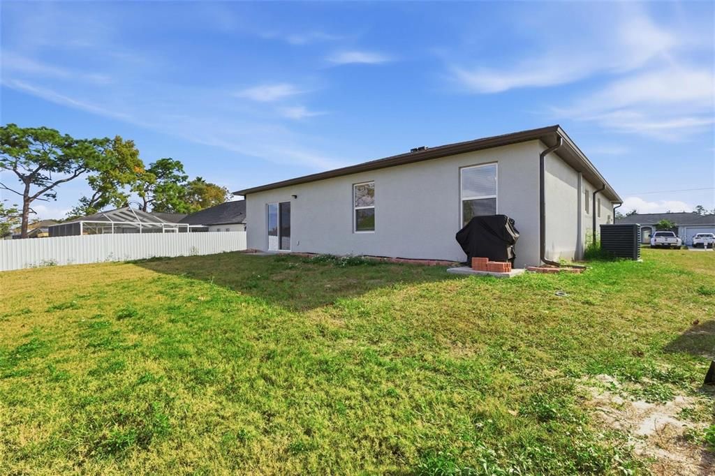 For Sale: $325,000 (3 beds, 2 baths, 1560 Square Feet)