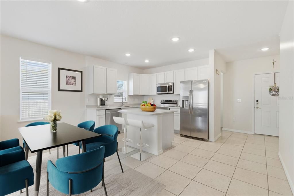 For Sale: $325,000 (3 beds, 2 baths, 1560 Square Feet)