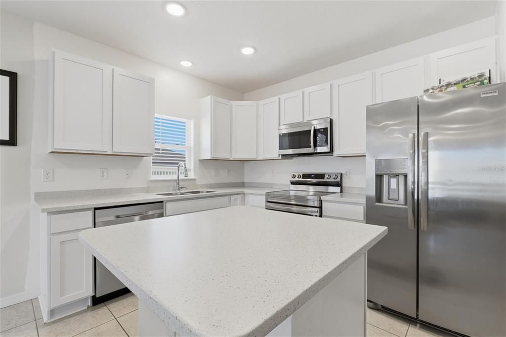 For Sale: $325,000 (3 beds, 2 baths, 1560 Square Feet)