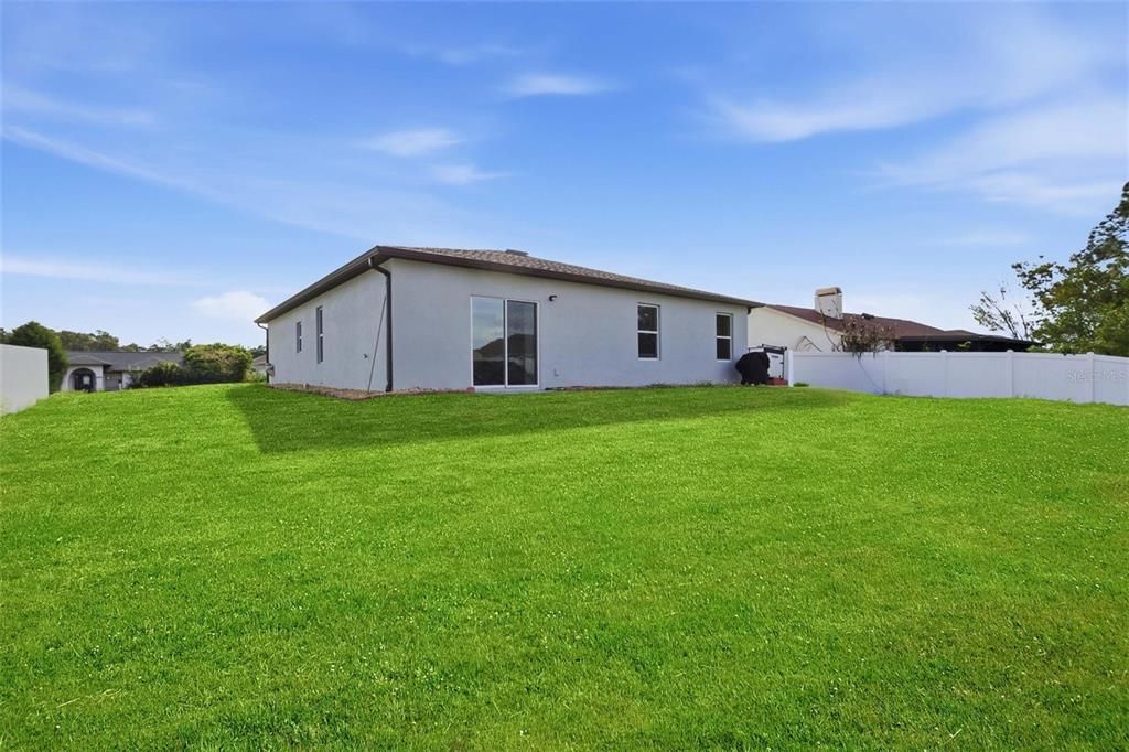 For Sale: $325,000 (3 beds, 2 baths, 1560 Square Feet)