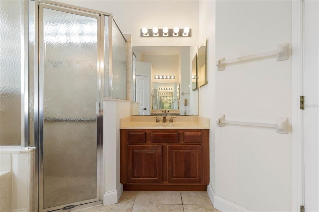 For Sale: $699,000 (3 beds, 3 baths, 2703 Square Feet)