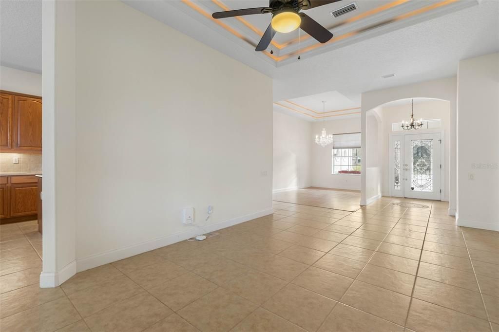 For Sale: $699,000 (3 beds, 3 baths, 2703 Square Feet)