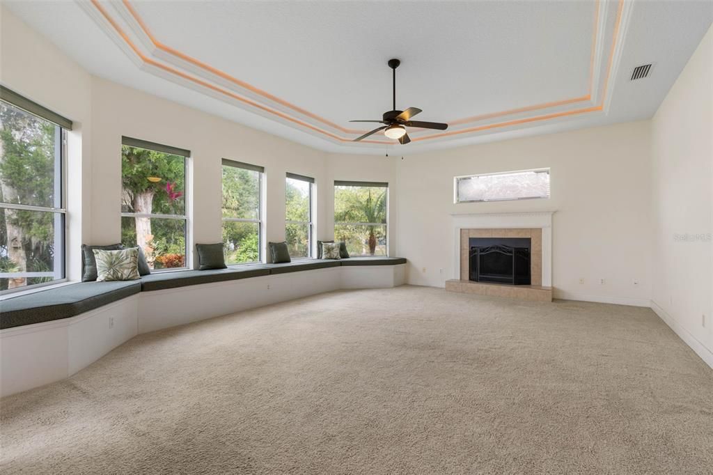 For Sale: $699,000 (3 beds, 3 baths, 2703 Square Feet)