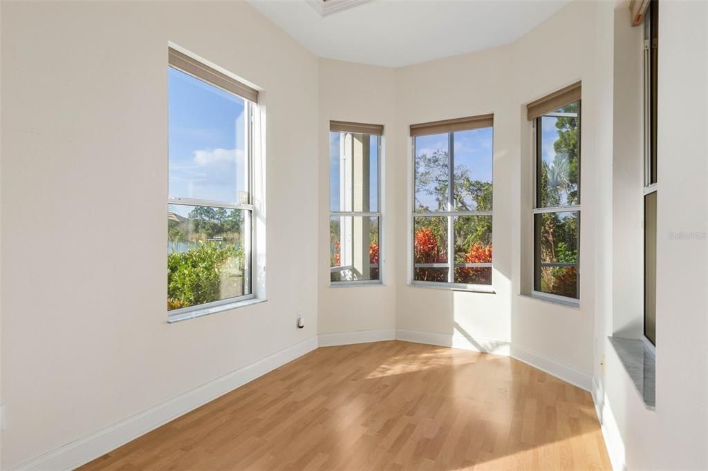 For Sale: $699,000 (3 beds, 3 baths, 2703 Square Feet)