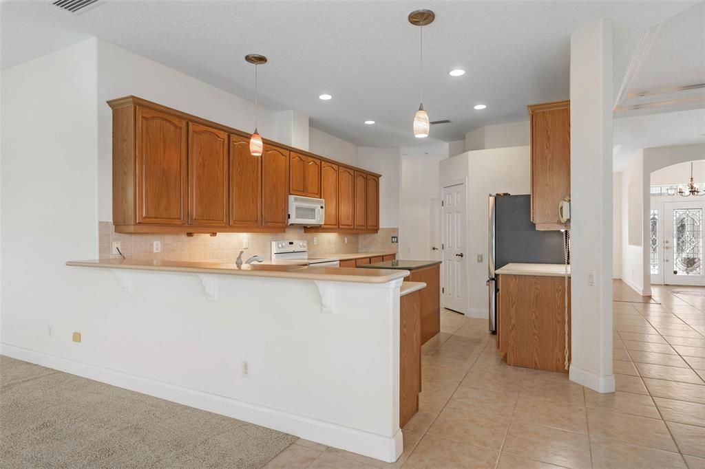 For Sale: $699,000 (3 beds, 3 baths, 2703 Square Feet)