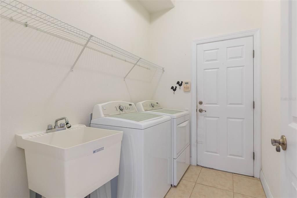 For Sale: $699,000 (3 beds, 3 baths, 2703 Square Feet)