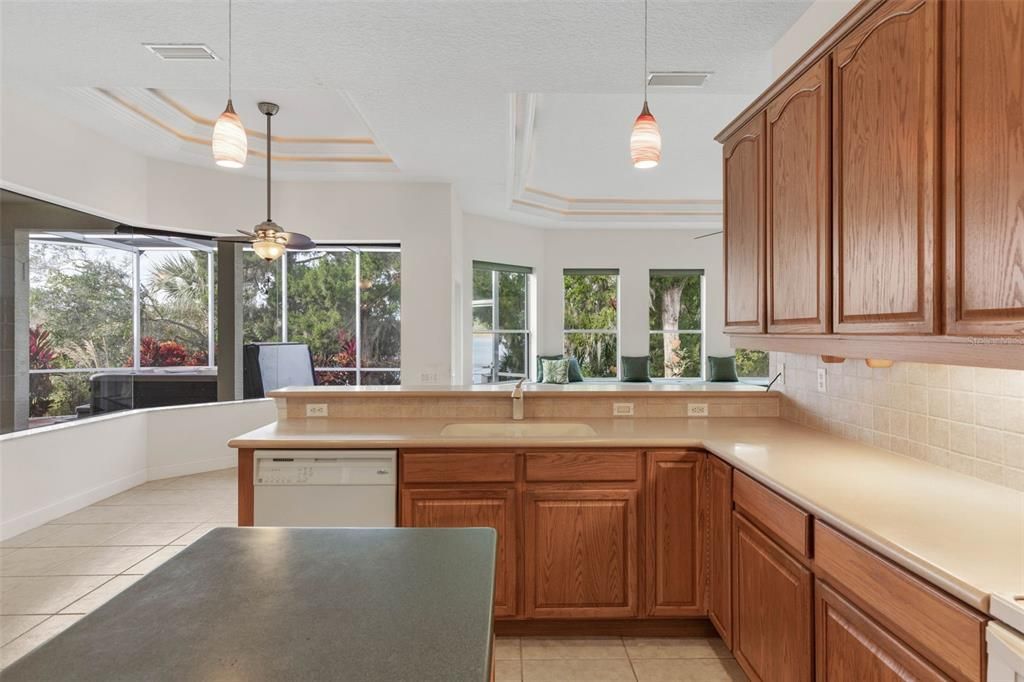 For Sale: $699,000 (3 beds, 3 baths, 2703 Square Feet)