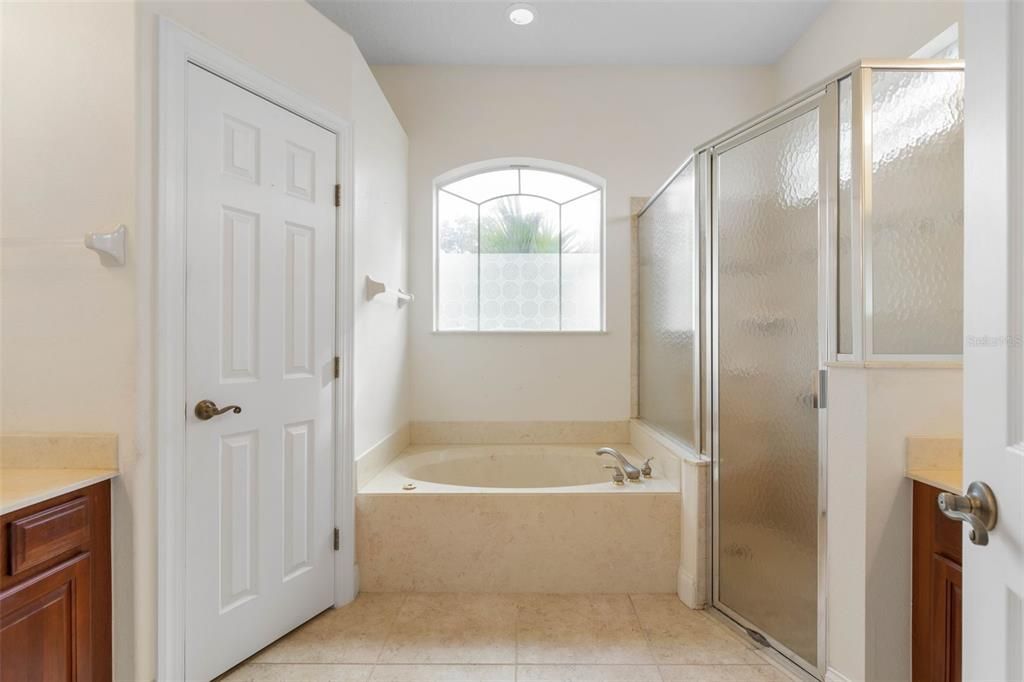 For Sale: $699,000 (3 beds, 3 baths, 2703 Square Feet)