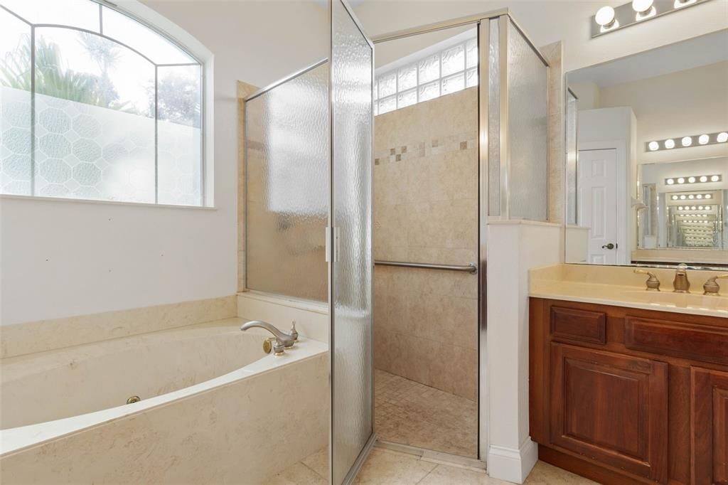 For Sale: $699,000 (3 beds, 3 baths, 2703 Square Feet)