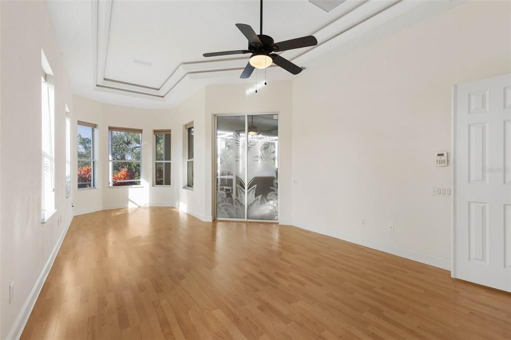 For Sale: $699,000 (3 beds, 3 baths, 2703 Square Feet)