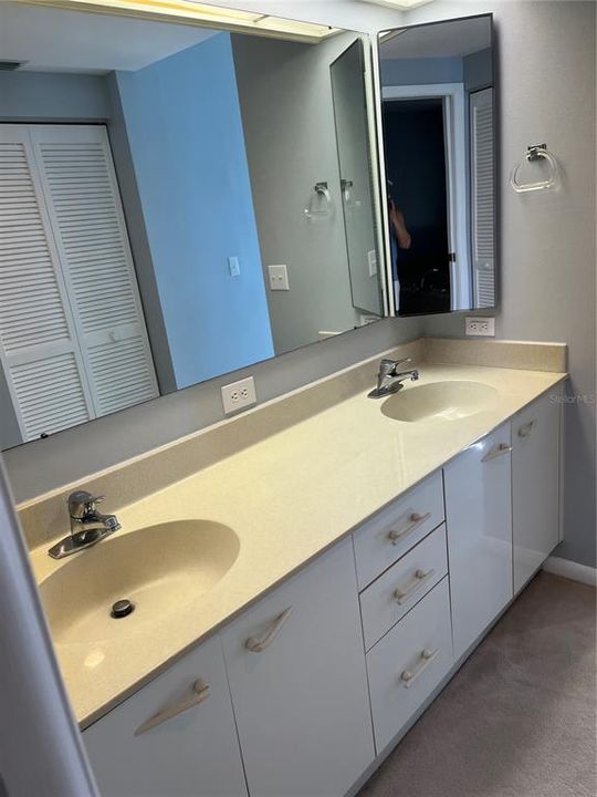 На продажу: $1,100,000 (2 спален, 2 ванн, 1579 Квадратных фут)