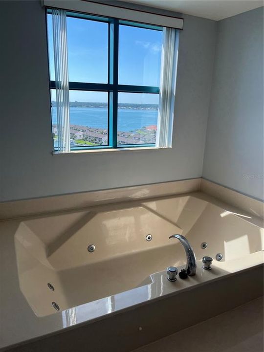 На продажу: $1,100,000 (2 спален, 2 ванн, 1579 Квадратных фут)