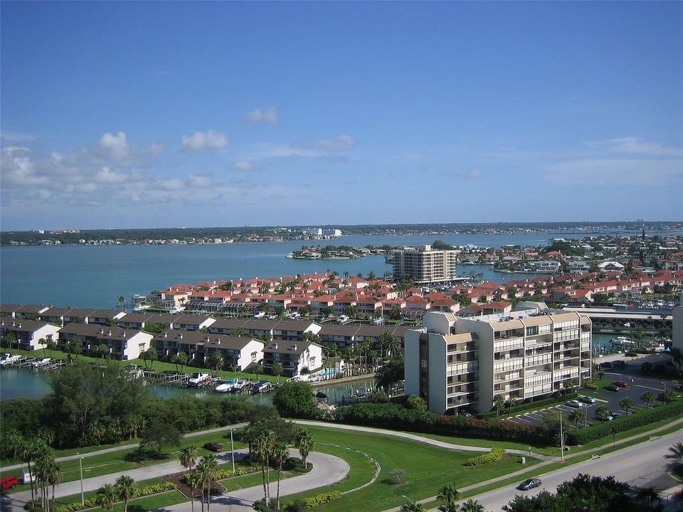 На продажу: $1,100,000 (2 спален, 2 ванн, 1579 Квадратных фут)