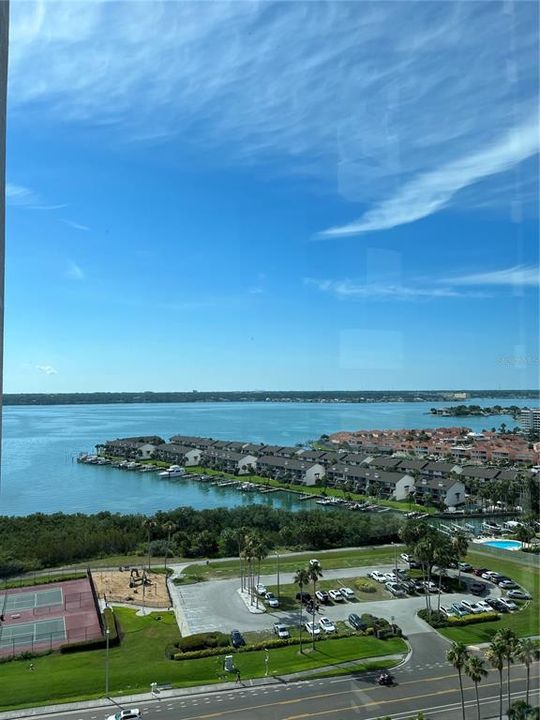 На продажу: $1,100,000 (2 спален, 2 ванн, 1579 Квадратных фут)