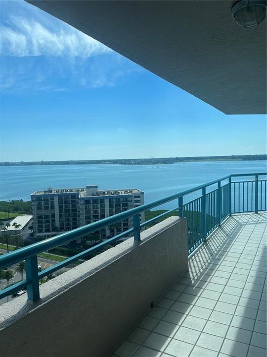 На продажу: $1,100,000 (2 спален, 2 ванн, 1579 Квадратных фут)