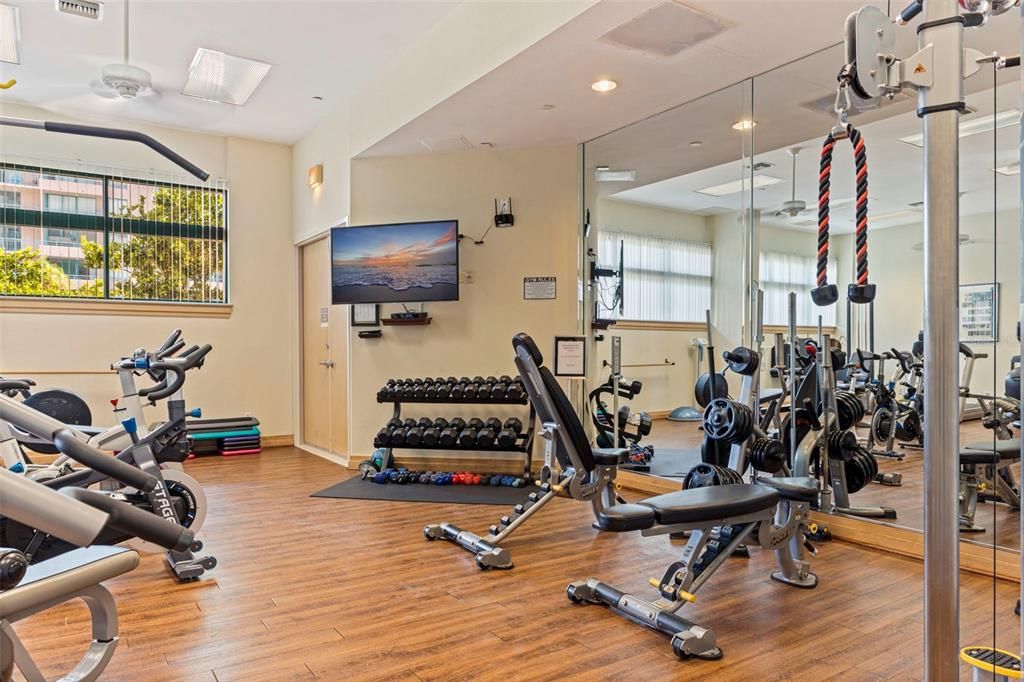 На продажу: $1,100,000 (2 спален, 2 ванн, 1579 Квадратных фут)