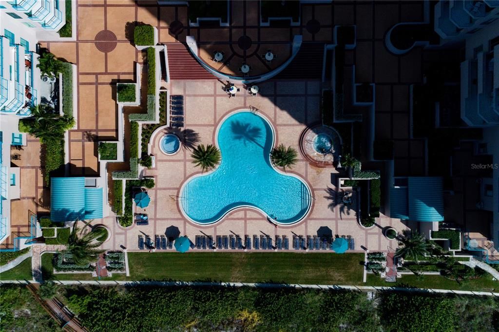 На продажу: $1,100,000 (2 спален, 2 ванн, 1579 Квадратных фут)