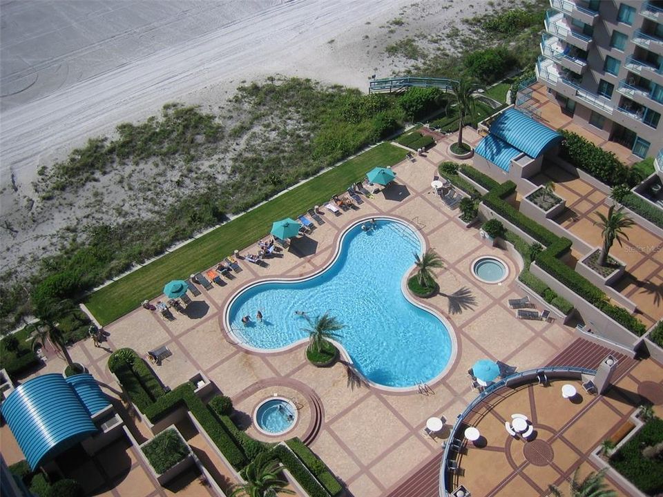 На продажу: $1,100,000 (2 спален, 2 ванн, 1579 Квадратных фут)