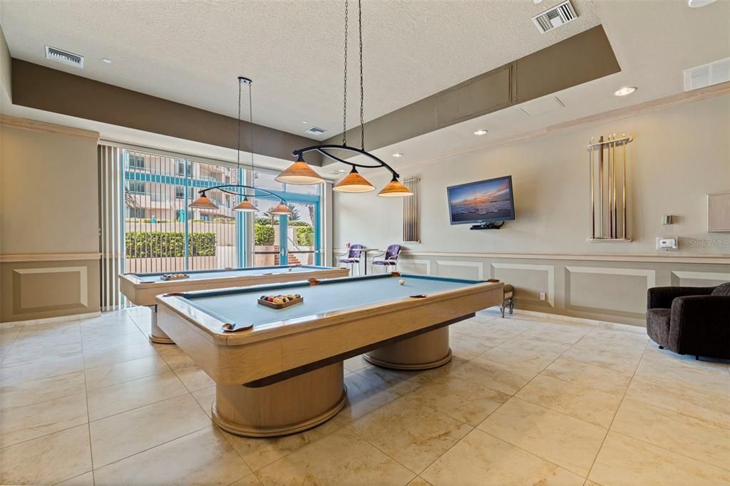 На продажу: $1,100,000 (2 спален, 2 ванн, 1579 Квадратных фут)