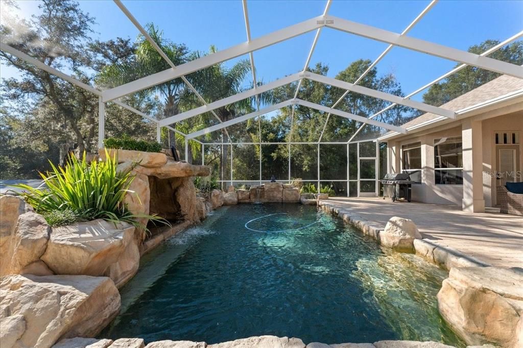 For Sale: $650,000 (5 beds, 2 baths, 3182 Square Feet)