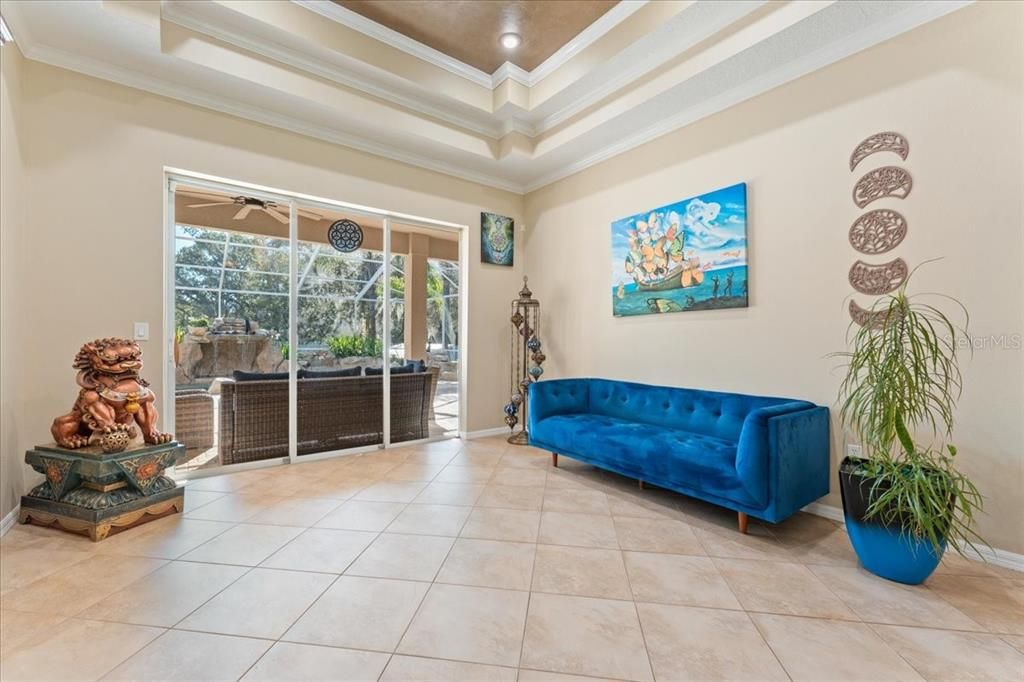 For Sale: $650,000 (5 beds, 2 baths, 3182 Square Feet)