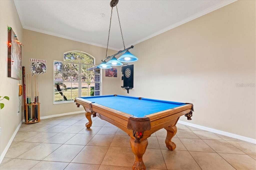 For Sale: $650,000 (5 beds, 2 baths, 3182 Square Feet)