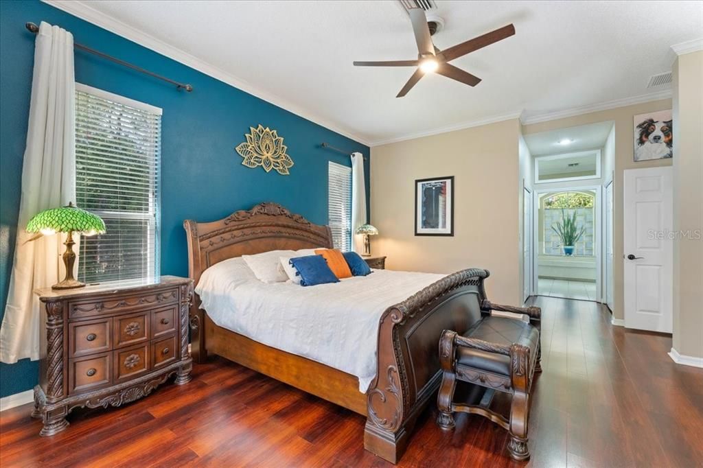 For Sale: $650,000 (5 beds, 2 baths, 3182 Square Feet)