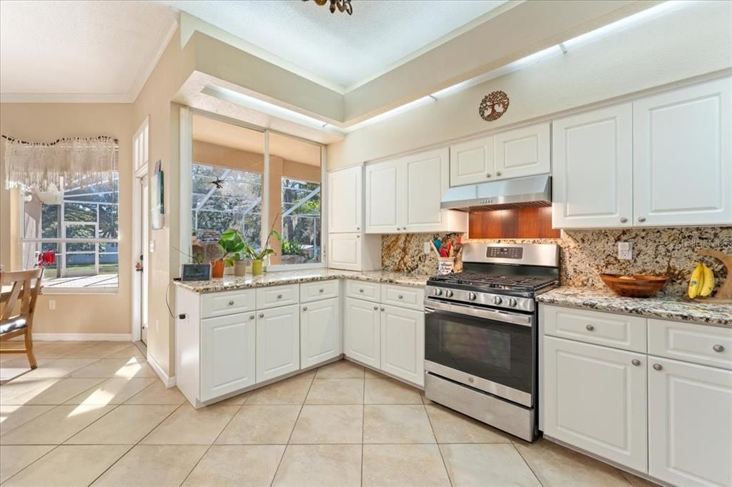 For Sale: $650,000 (5 beds, 2 baths, 3182 Square Feet)