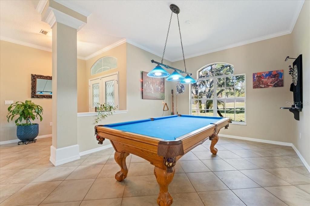 For Sale: $650,000 (5 beds, 2 baths, 3182 Square Feet)