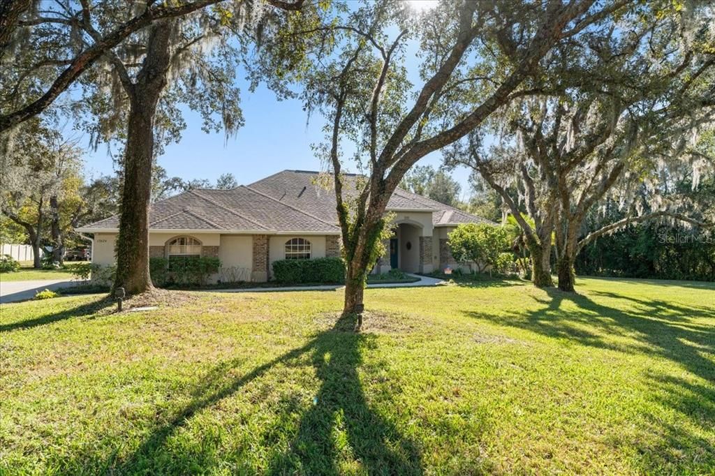 For Sale: $650,000 (5 beds, 2 baths, 3182 Square Feet)