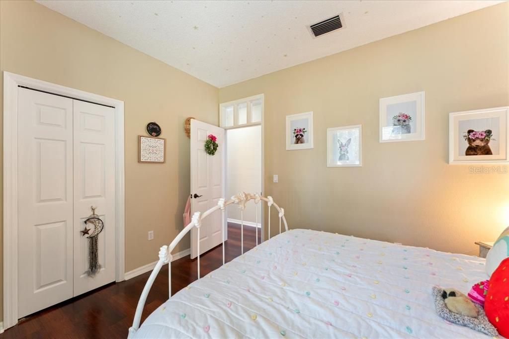 For Sale: $650,000 (5 beds, 2 baths, 3182 Square Feet)