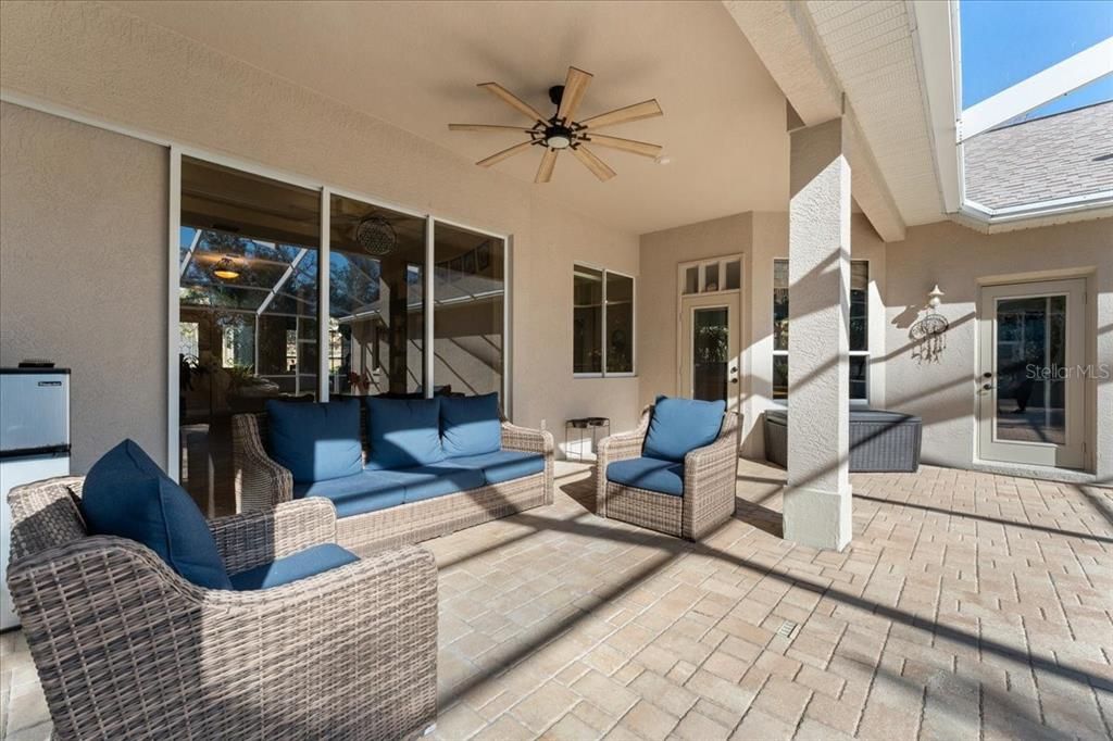 For Sale: $650,000 (5 beds, 2 baths, 3182 Square Feet)