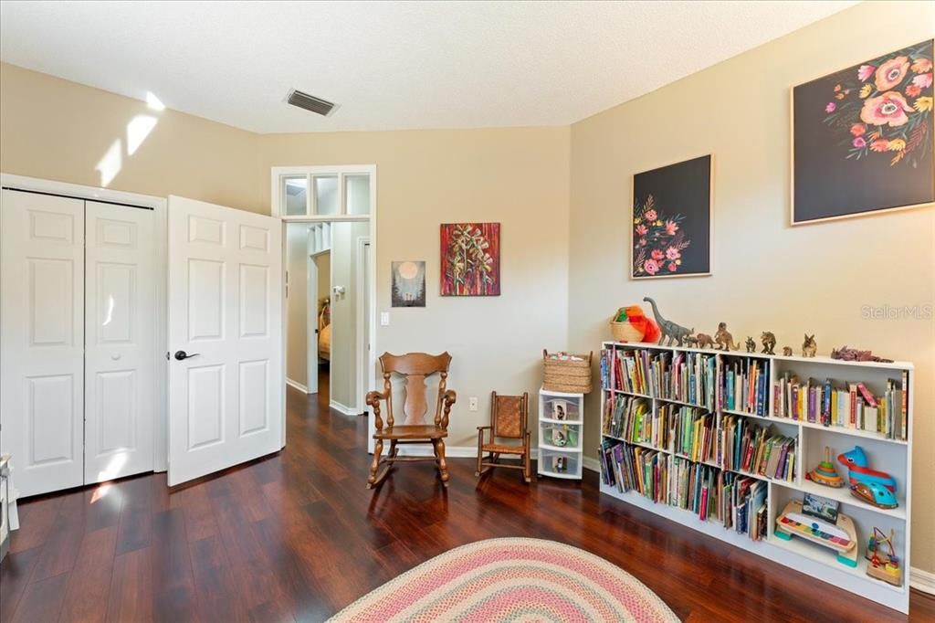 For Sale: $650,000 (5 beds, 2 baths, 3182 Square Feet)