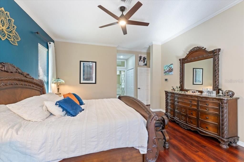 For Sale: $650,000 (5 beds, 2 baths, 3182 Square Feet)