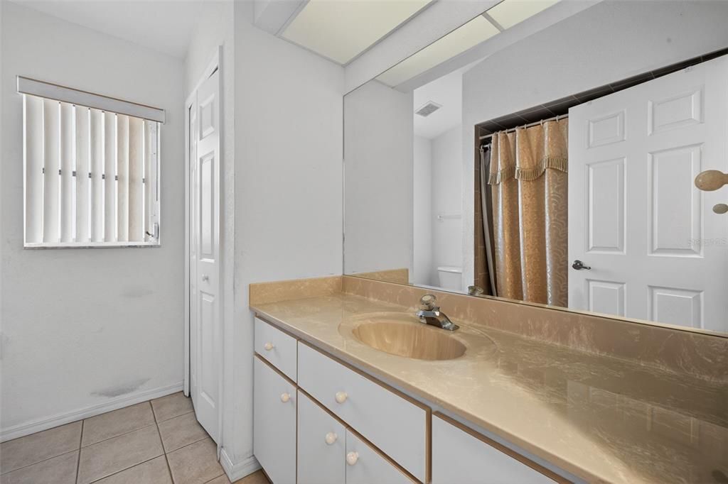 For Sale: $445,000 (4 beds, 3 baths, 2531 Square Feet)