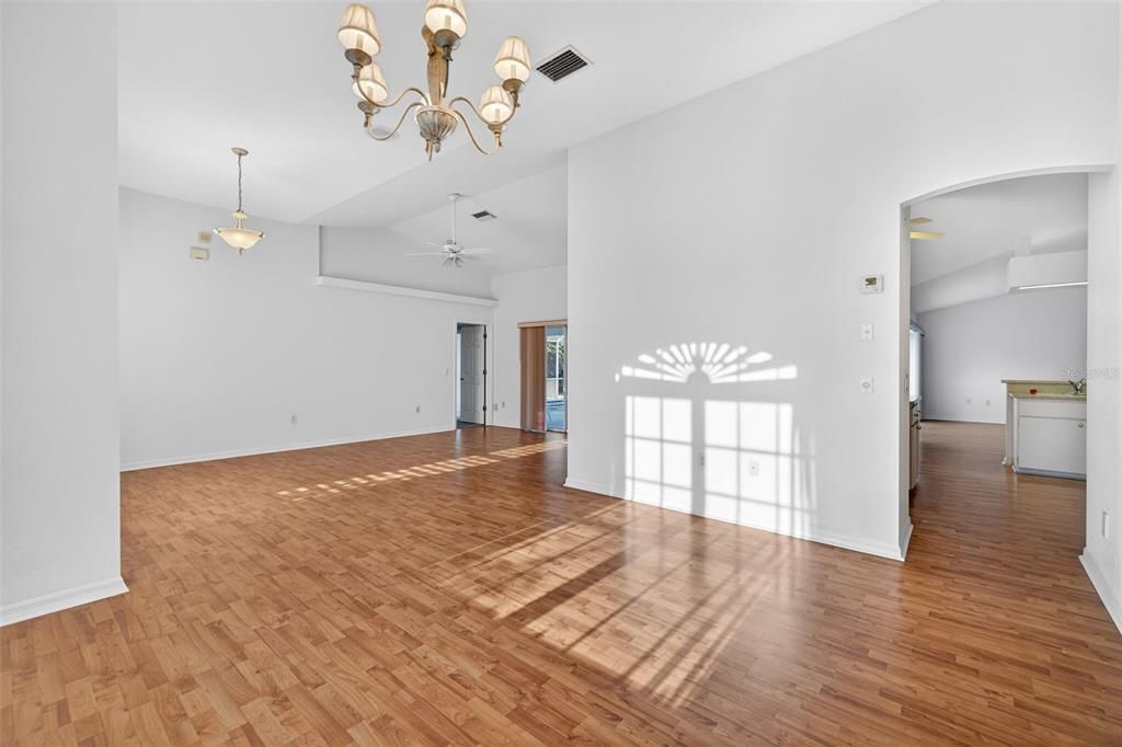 For Sale: $445,000 (4 beds, 3 baths, 2531 Square Feet)