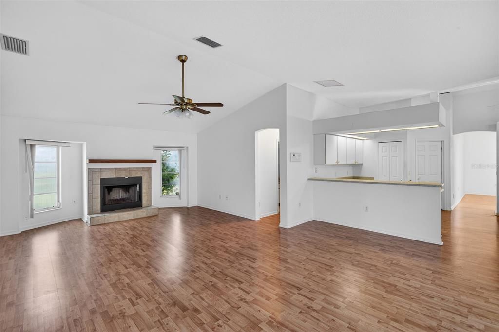 For Sale: $445,000 (4 beds, 3 baths, 2531 Square Feet)