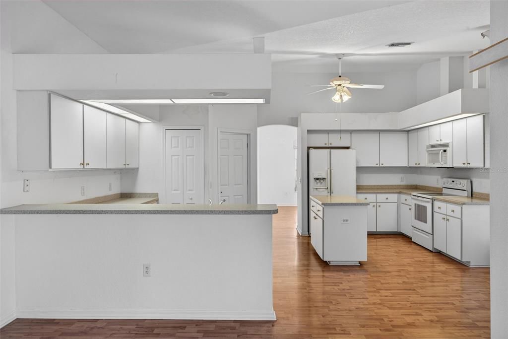 For Sale: $445,000 (4 beds, 3 baths, 2531 Square Feet)